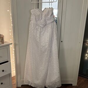 Elegant White Lace Strapless wedding  Dress